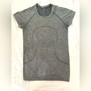 Lululemon Swiftly Tech Size 8. Excellent condition